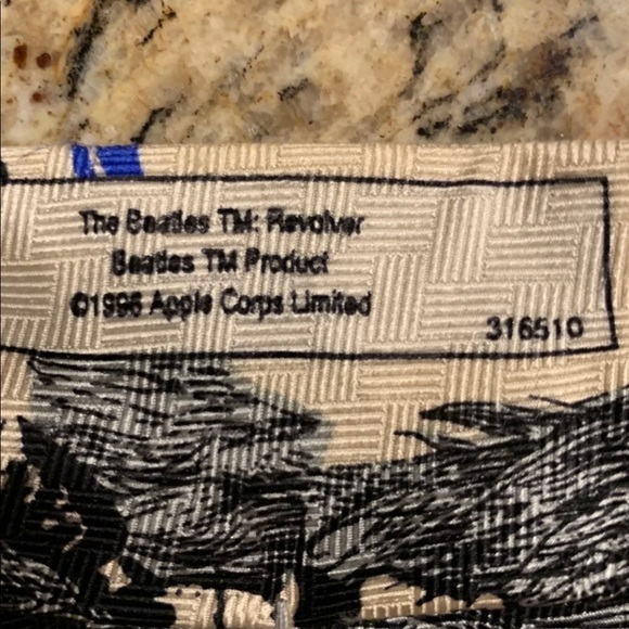 🎵SOLD🎵The Beatles Vintage Tie 1996 Revolver - Picture 6 of 7